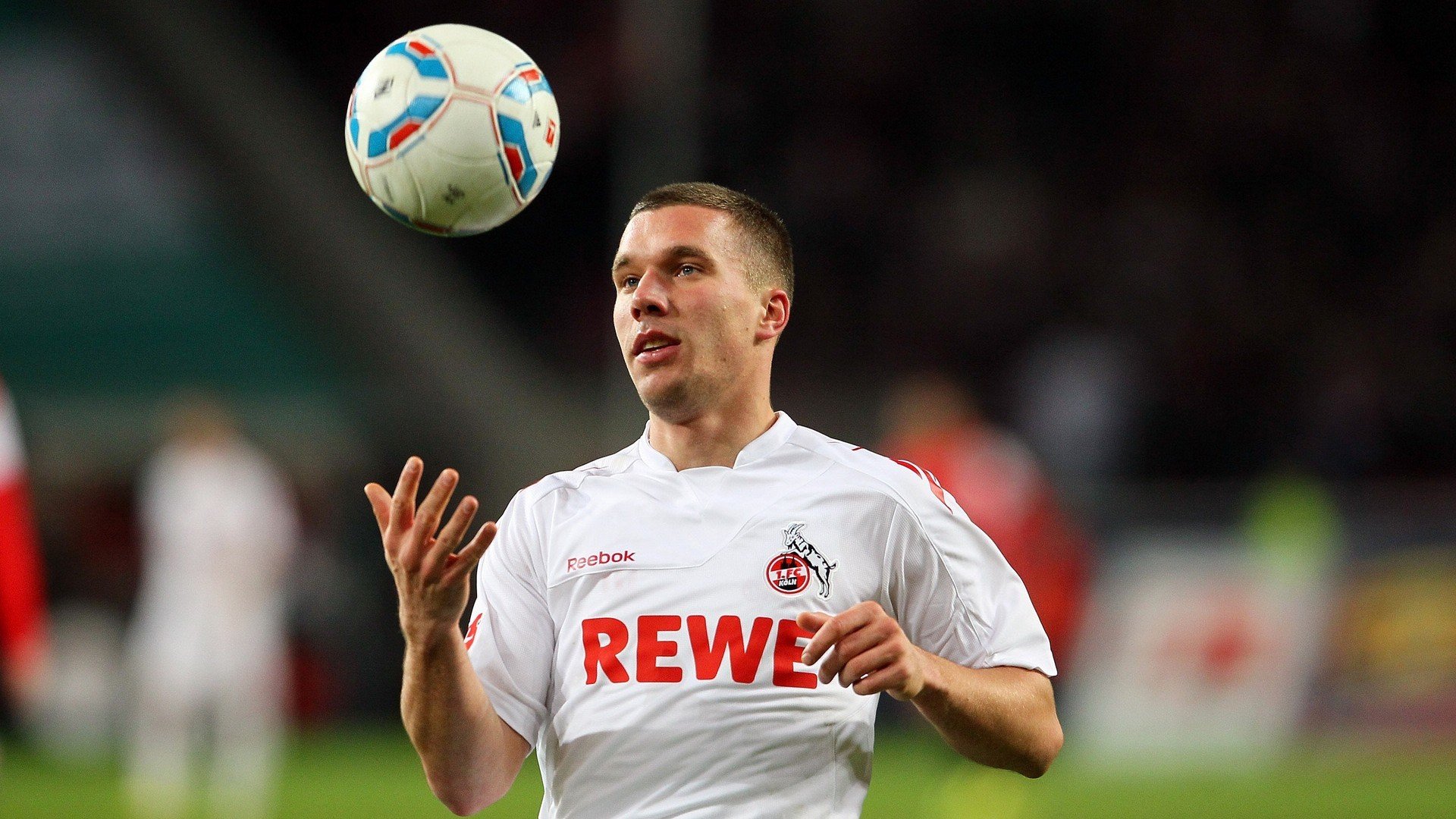 国际大型足球赛事引入环保节能新科技，彰显可持续发展理念，足球世界大赛有哪些