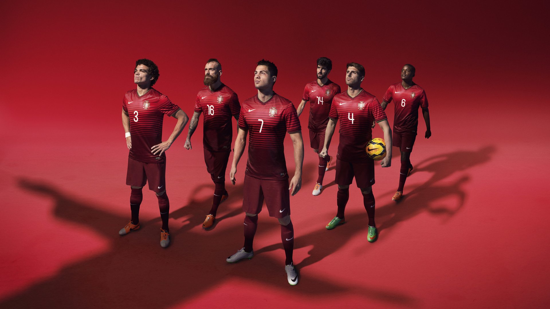 爱游戏娱乐平台-德甲:多支豪门补强中场,争夺奖杯的冠军阵容逐渐成型,德甲冠军奖盘